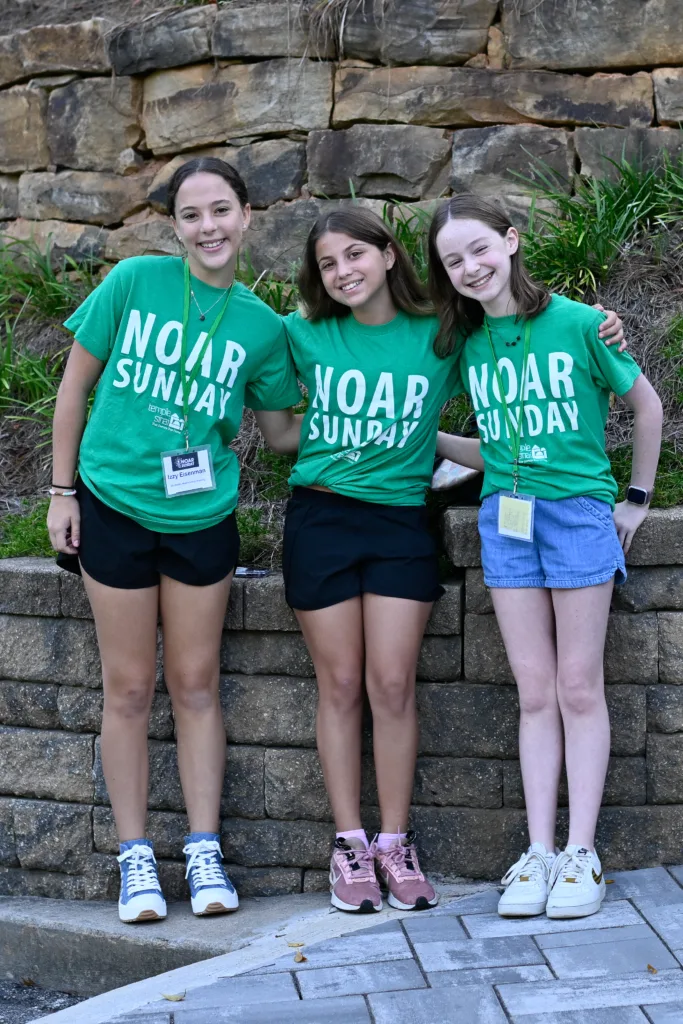 Teens at Noar