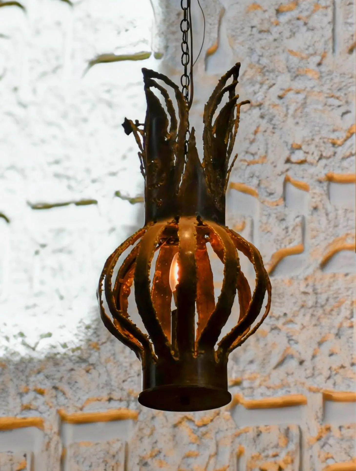 Ner Tamid in the Sanctuary