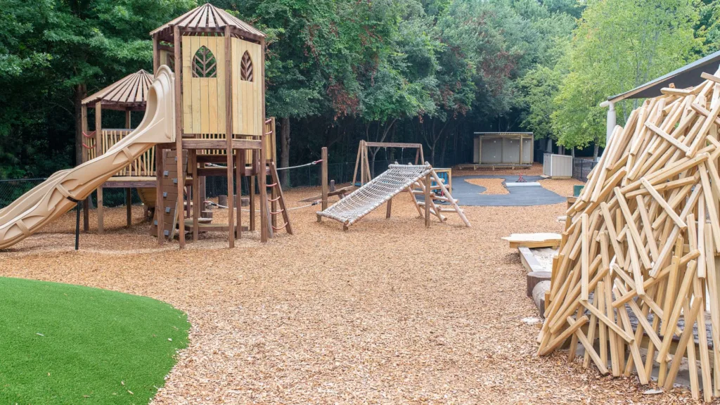 17. Mercaz (playground)